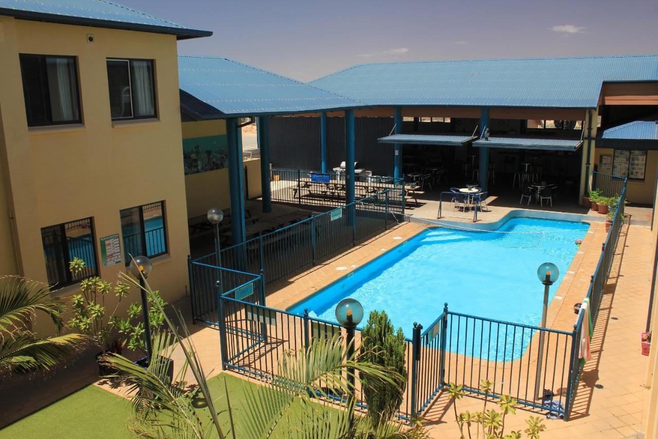 Ningaloo Club Backpackers Hostel Coral Bay Buitenkant foto
