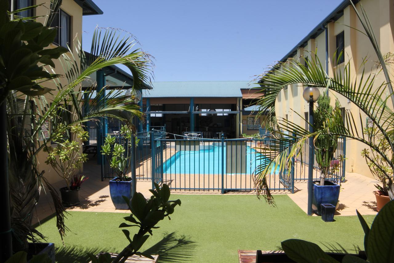 Ningaloo Club Backpackers Hostel Coral Bay Buitenkant foto