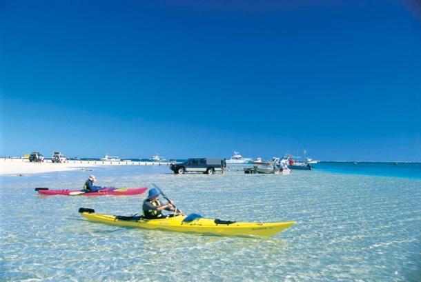 Ningaloo Club Backpackers Hostel Coral Bay Buitenkant foto